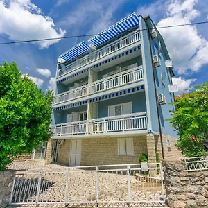 Podvezanec Apartment