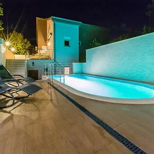 Alin Apartment